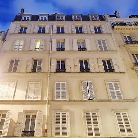 Elegant Bright In Prestigious 7th Arrondissement Paříž