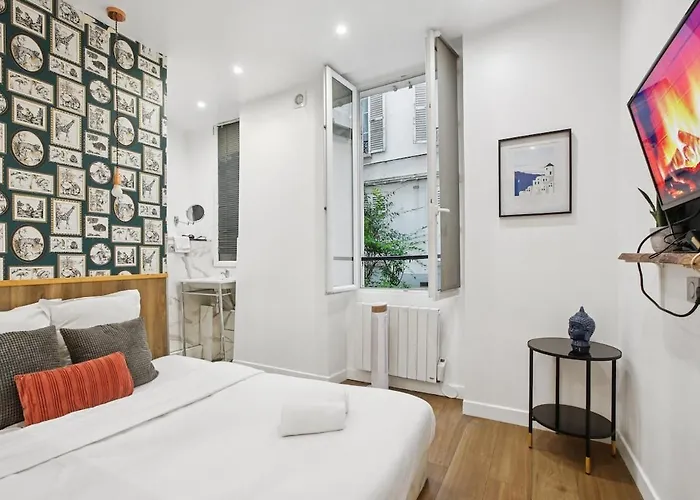 Апартаменты Elegant Bright In Prestigious 7th Arrondissement Париж